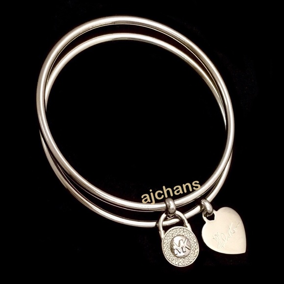 NEW Michael Kors Silver Tone Heart/Lock Charms Bangle Set - Picture 2 of 4
